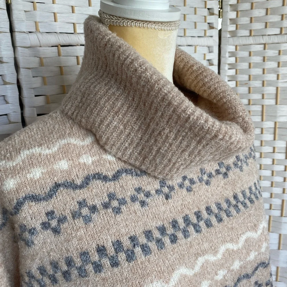 NWT Hem & Thread Fair Isle Turtle Neck Sweater Ivory and Tan with Blue colors - Picture 4 of 12